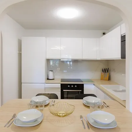 Apartmán T3 Avec Terrasse, Parking & Piscine - Proche Plages Et Randos - Le Merou Hyères